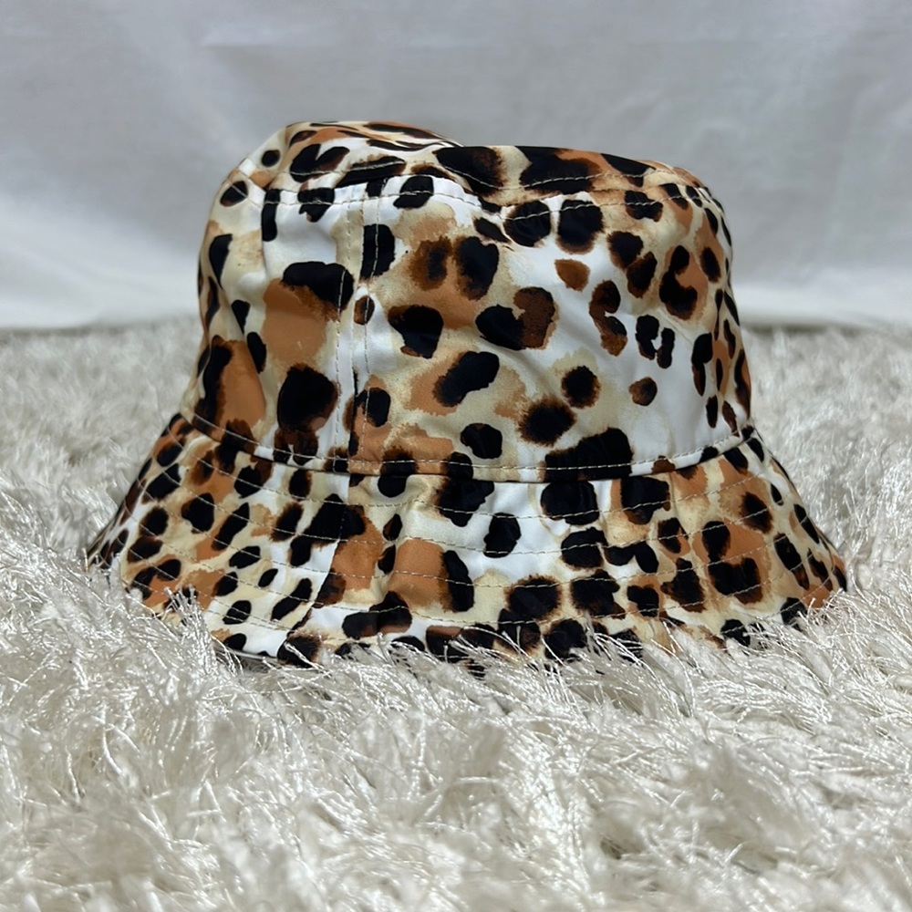 H & M leopard print bucket hat